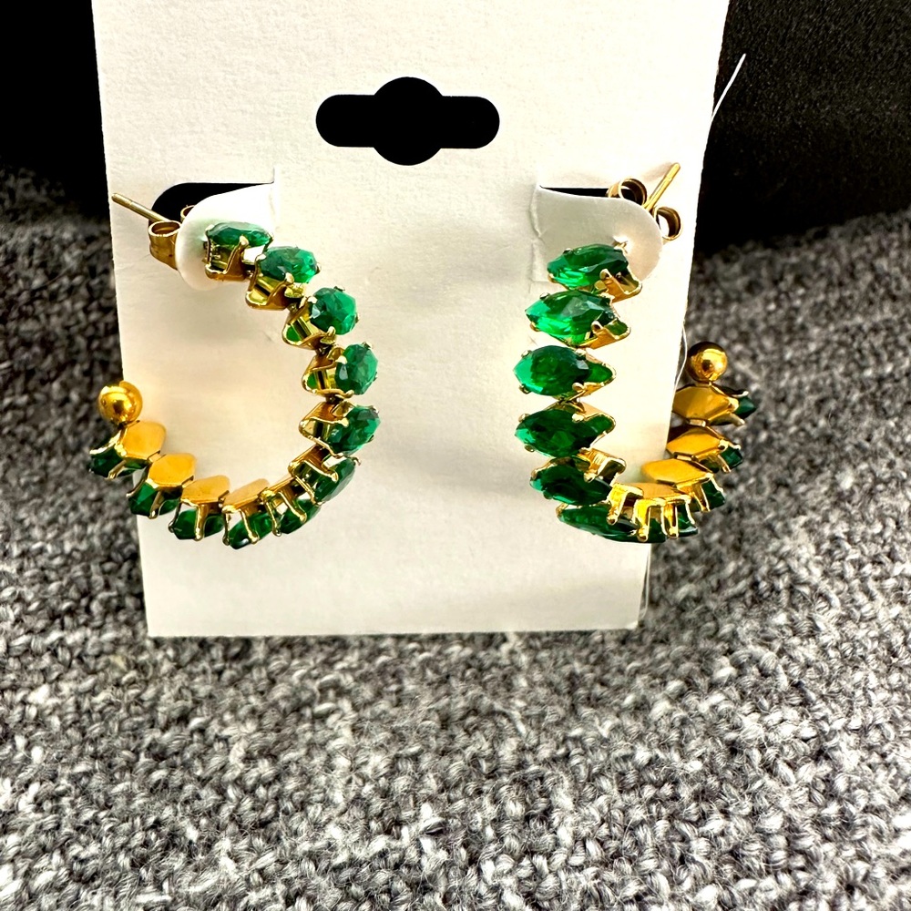 Medium emerald earrings